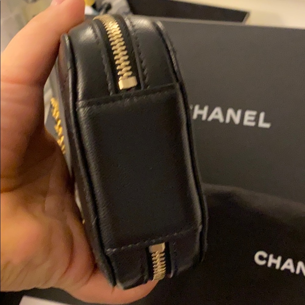 Chanel quilted crossbody bag - Picture 3 of 5